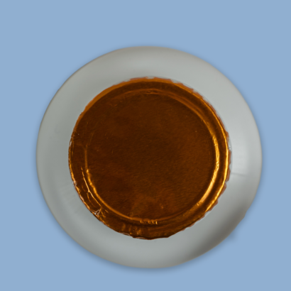 Liner dorado agroquímico de 2 piezas con cartón, espesor 1 mm. Para envases PET. Sellado por inducción, alta resistencia y protección reforzada.